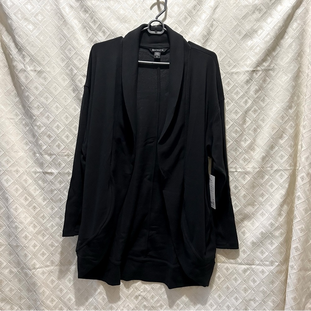 Athleta Presence Cocoon Wrap Large Black Thumbholes and Pockets!